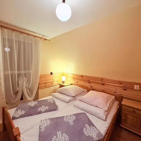 Grzesiczek Alojamento de Acomodação e Pequeno-almoço 3*